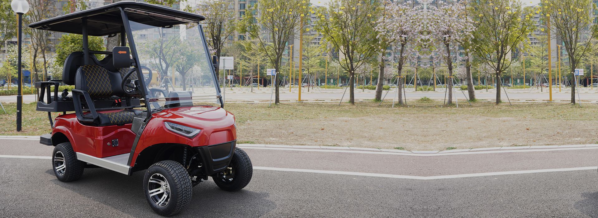 Bei Etong bieten wir unseren Kund*innen eine breite Produktpalette aus elektrischen Golfcarts, die mit 2 bis 8 Sitzplätzen verfügbar sind. Wir stellen außerdem weitere E-Fahrzeuge als Standardmodelle und Maßanfertigungen nach individuellen Kundenwünschen her, je nach Anwendungsbereich. 